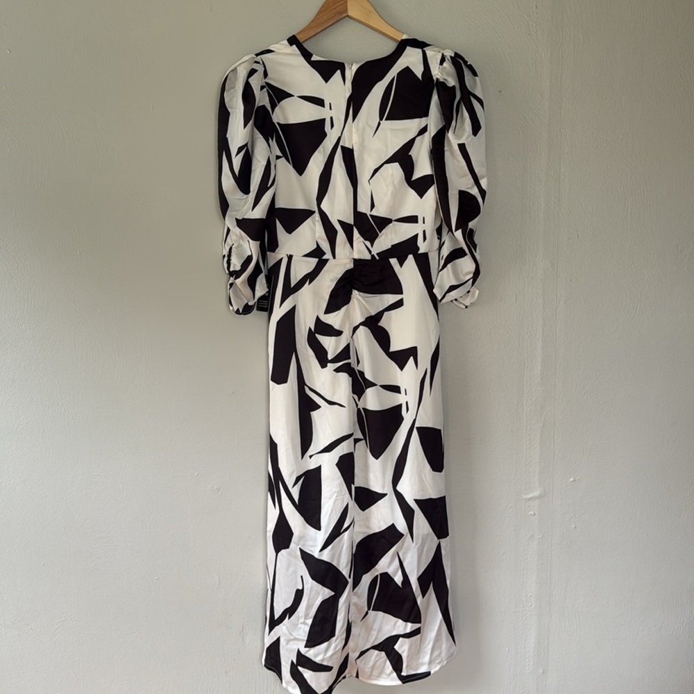 NWOT Express Black and White Wrap Dress with Puff Sleeves S - Picture 7 of 7